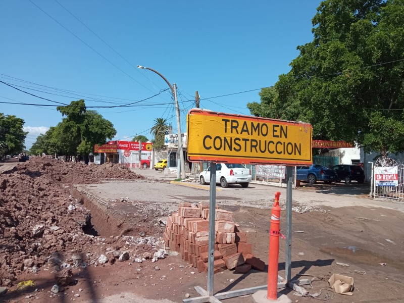 Demandan agilizar obra sobre la calle Leyva