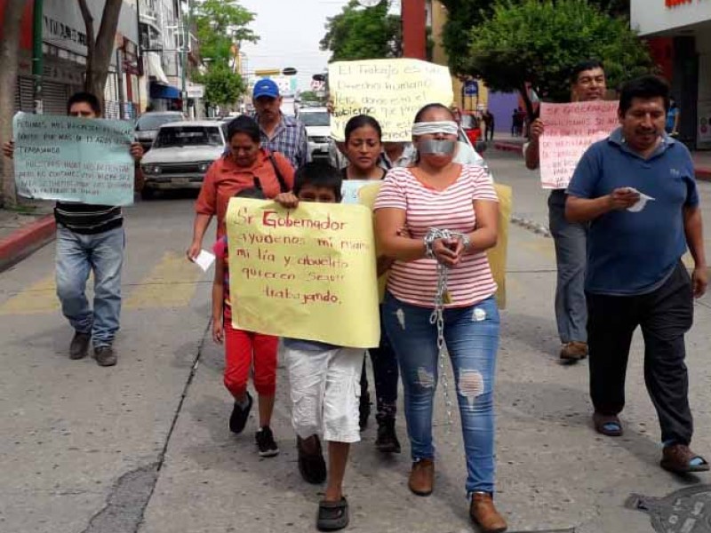 Demandan comerciantes, espacios para trabajar