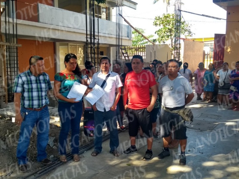 Demandan conclusión de reconstrucción de escuelas