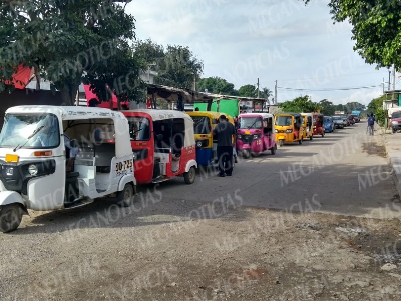 Demandan operativos contra mototaxis en Unión Hidalgo