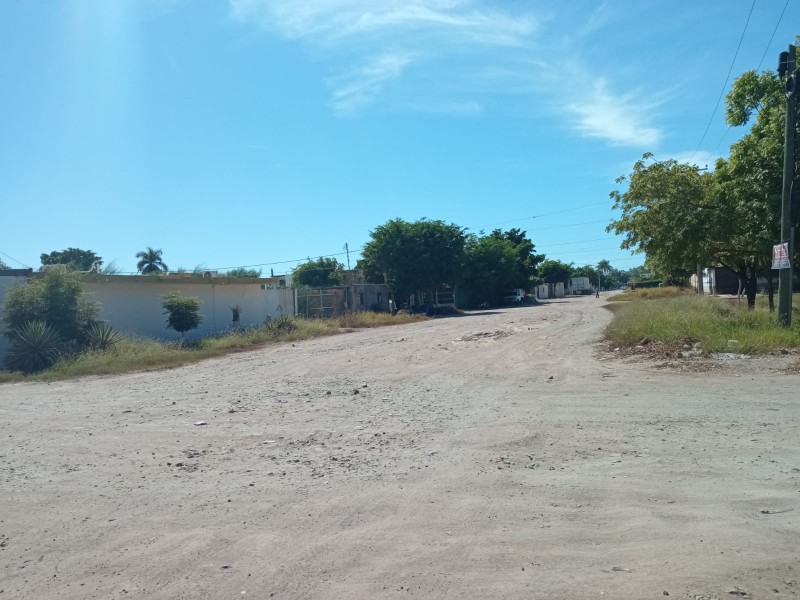 Demandan pavimentar calle Marina Nacional en Fraccionamiento Santa Fe
