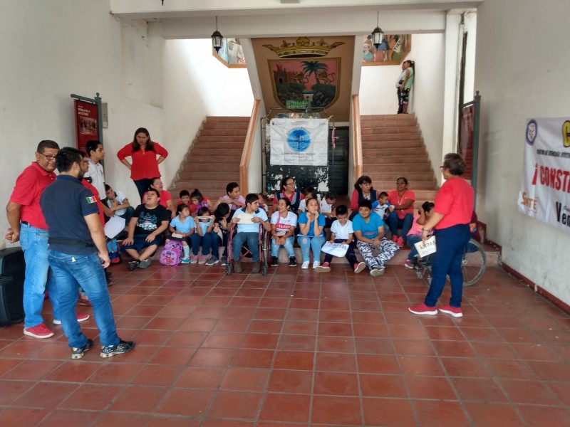 Demandan reconstrucción de escuela en Chiapa de Corzo