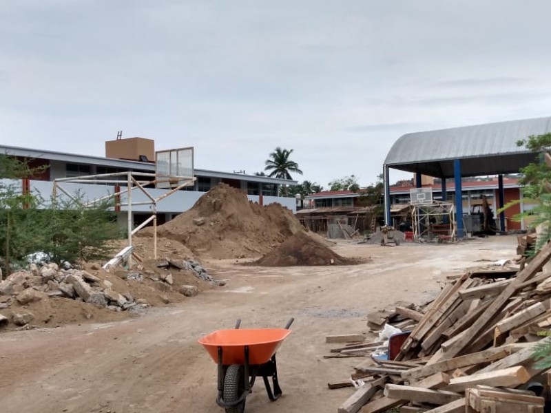 Demolición de edificio atrasa obras de reconstrucción en 