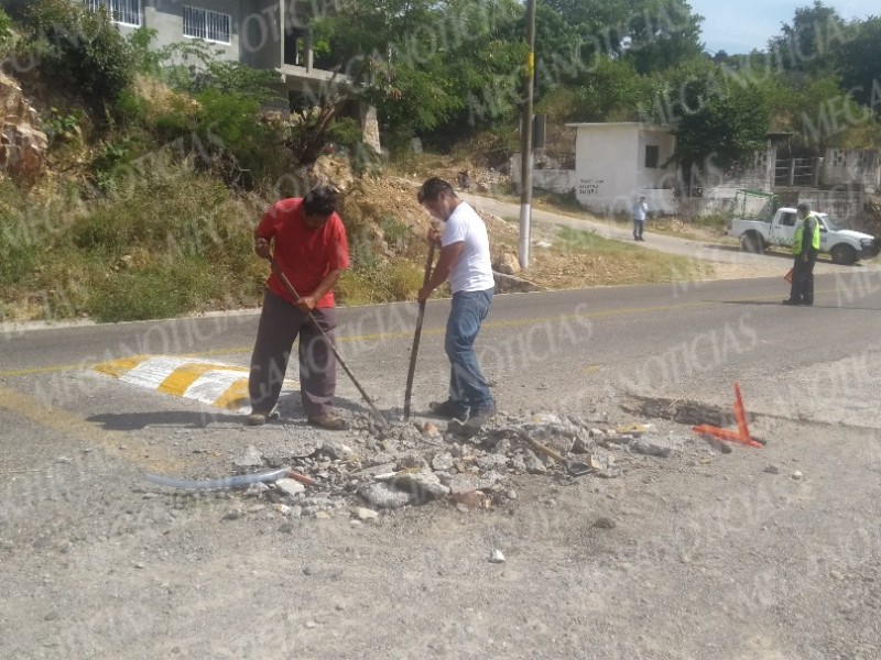 Demuelen reductor de velocidad en la Costera