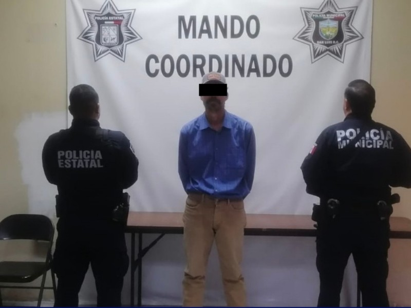 Denuncia ciudadana permite arresto por maltrato animal.