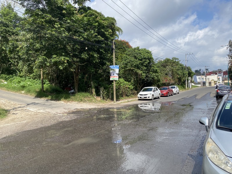 Denuncia fuga de aguas negras en colonia Bella Vista