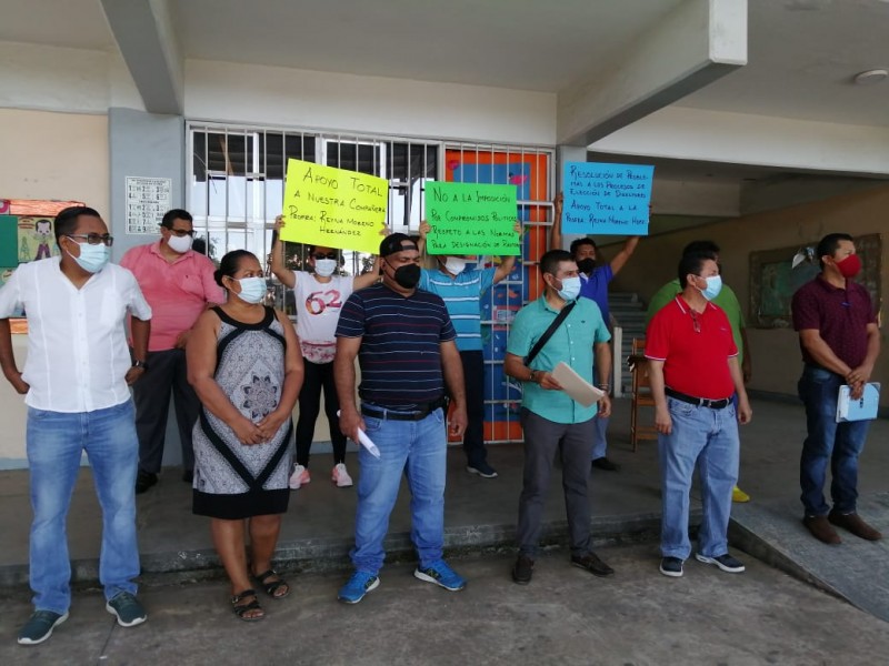 Denuncia imposición de nuevo director en escuela primaria Melchor Ocampo