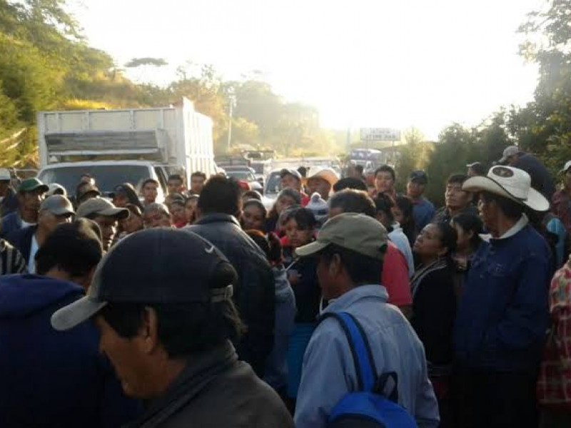 Denuncian a exalcalde de Ixtapa por corrupción