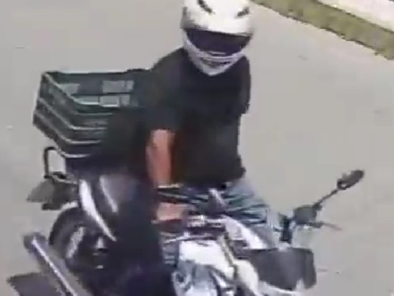 Denuncian a sujeto por tocarse en vía pública