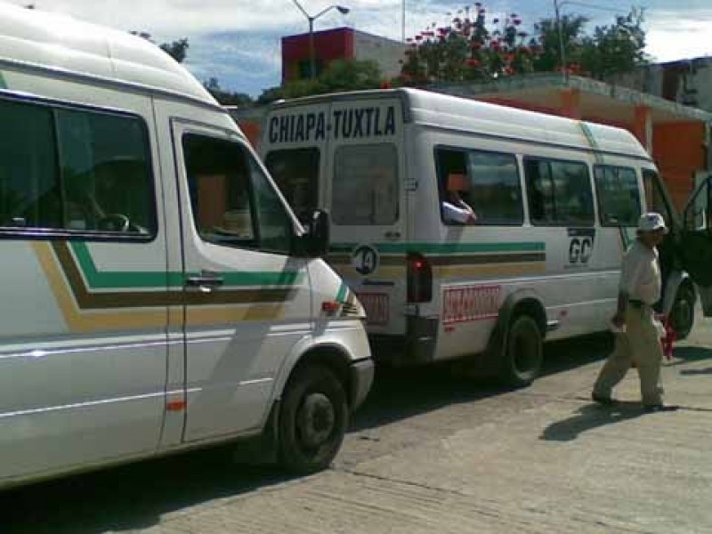 Denuncian a transportistas por irregularidades