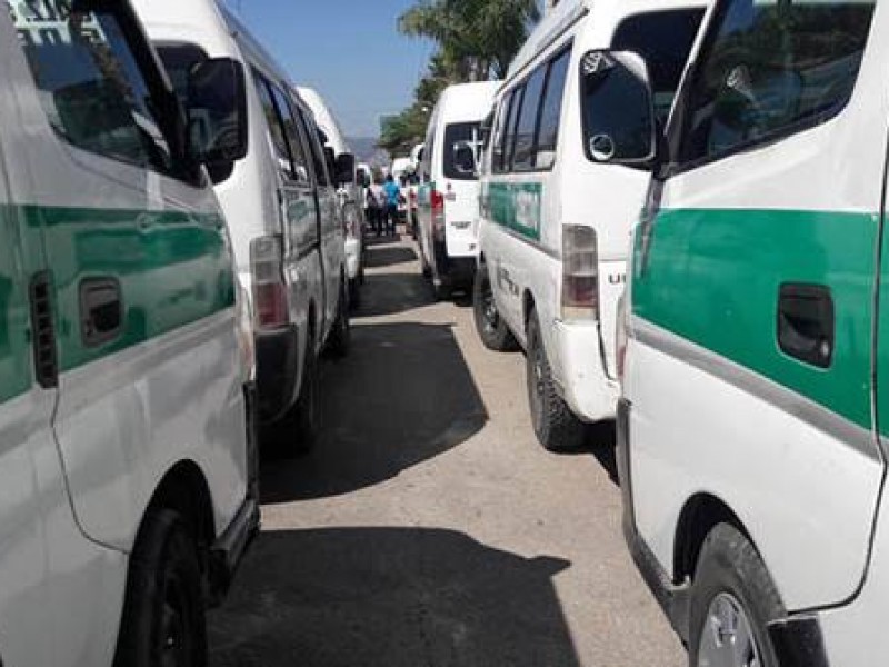 Denuncian a unidades de transporte público