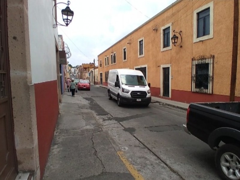 Denuncian abandono de calle Bucareli en Centro de Morelia
