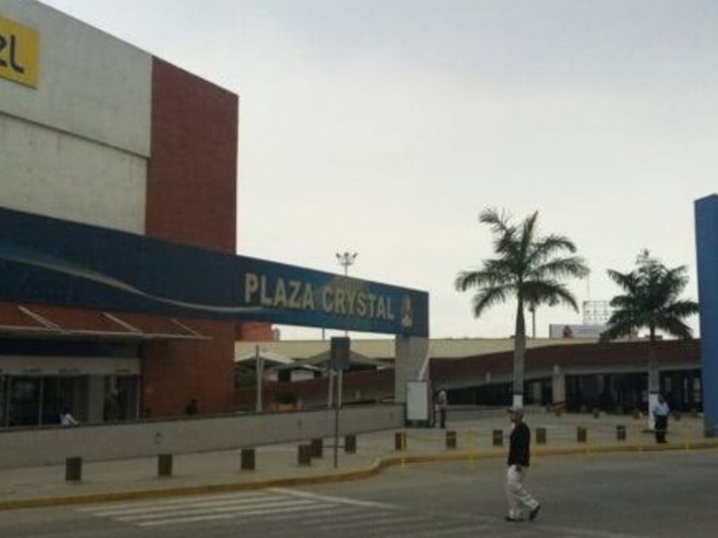 Denuncian acoso en Plaza Comercial de Tuxpan