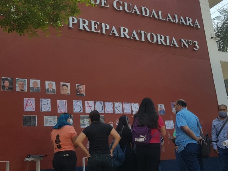 Denuncian acoso por docentes en prepa 3 de UdeG