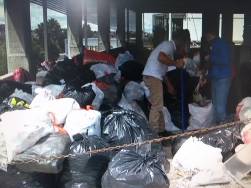 Denuncian acumulación de basura en Derecho