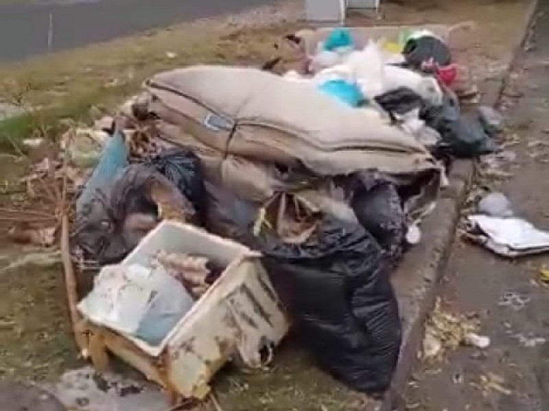 Denuncian acumulación de basura en Unidad Habitacional el Coyol