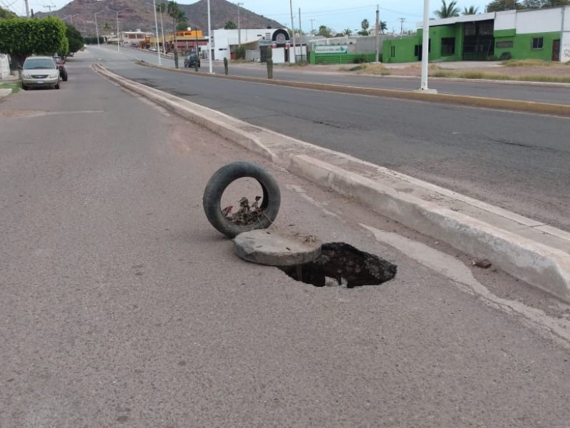 Alcantarillas en mal estado, un riesgo para automovilistas