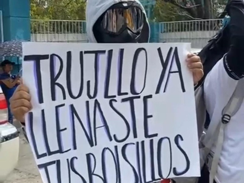 Denuncian aumento de cuota de inscripción en la Prepa 1