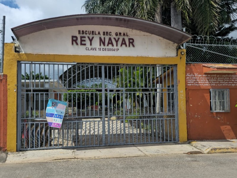 Denuncian aumento en la inscripción de la secundaria Rey Nayar