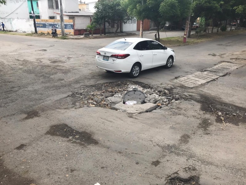 Denuncian Avenida Veracruz en pésimo estado