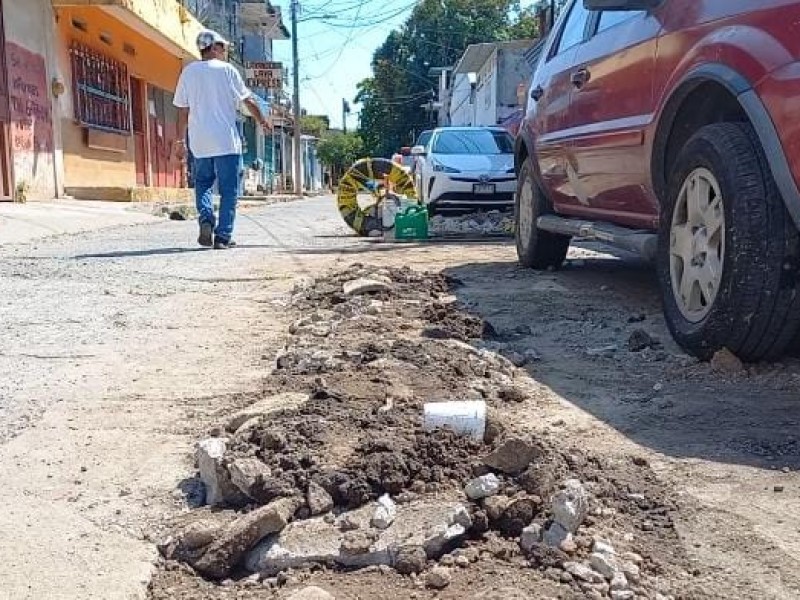 Denuncian calles en mal estado y escasas luminarias en Tapachula