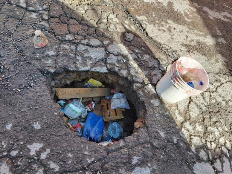 Denuncian ciudadanos destrucción de calles que rodean Hospital IMSS-Tepic