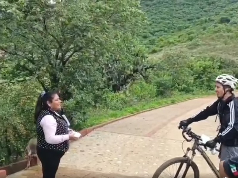 Denuncian cobro arbitrario a ciclistas en el Camino de Benito Juárez
