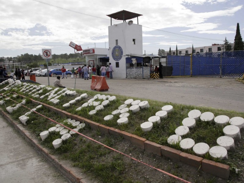 Denuncian cobro de piso en CERESO de Puebla... por Director