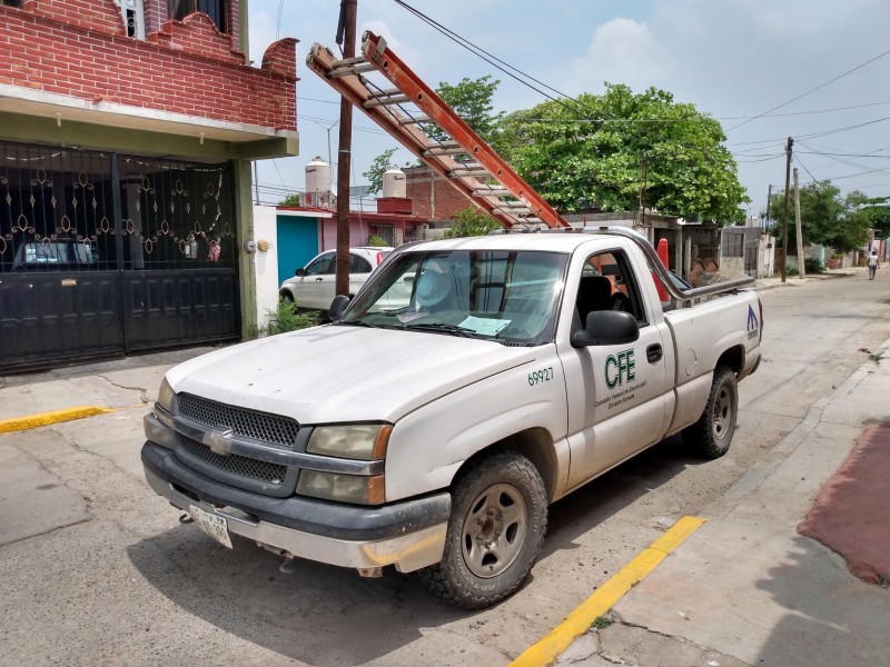 Denuncian cobros excesivos de CFE en la zona chontal