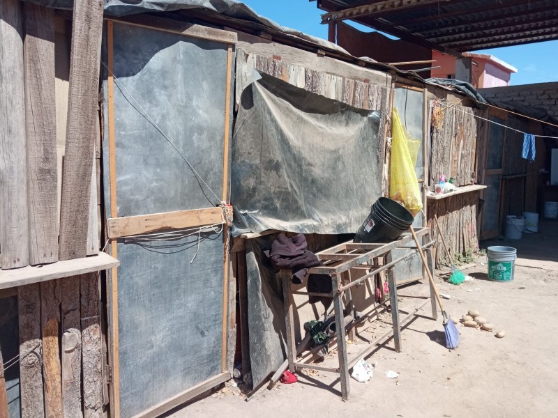Denuncian condiciones precarias de vivienda para jornaleros en Villa Juárez