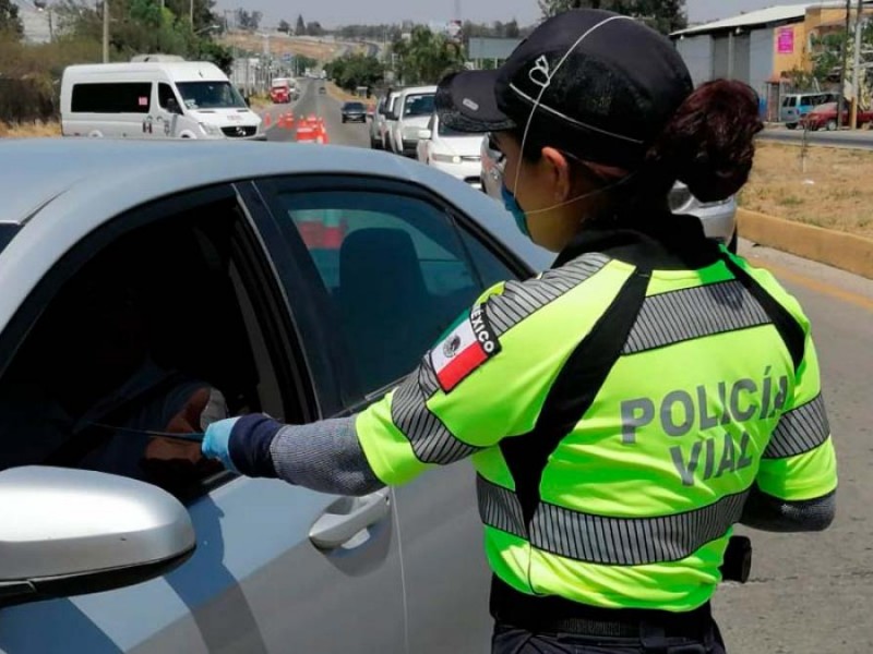 Denuncian conductoras abuso con multas vehiculares