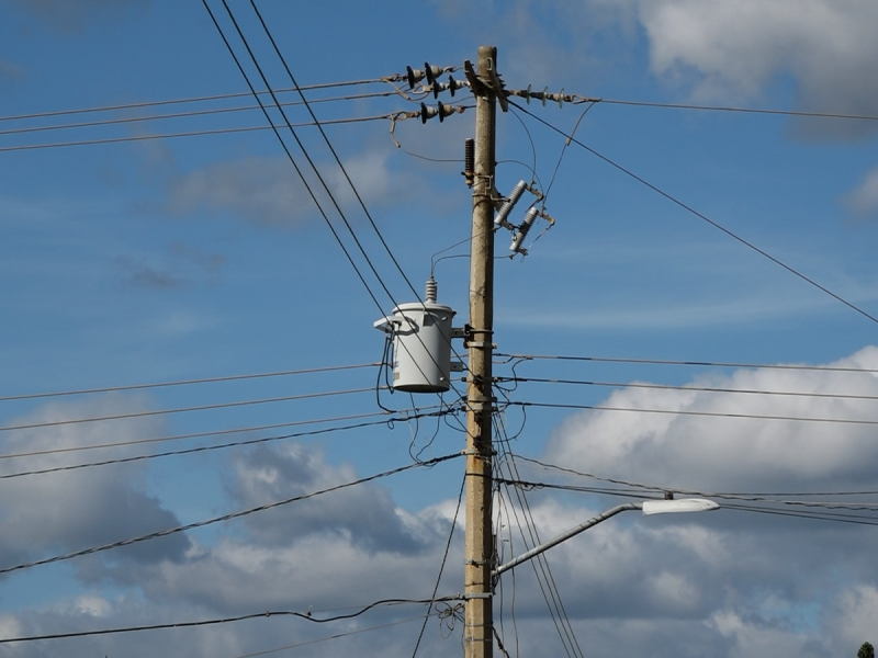 Denuncian constantes fallas en regulador de energía eléctrica en Tehuantepec