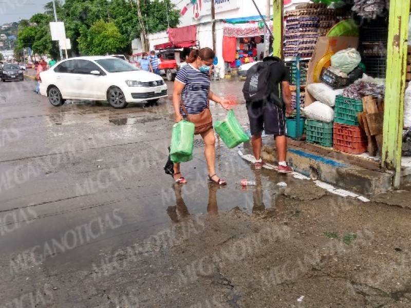 Denuncian estancamiento de aguas negras, un foco de infección