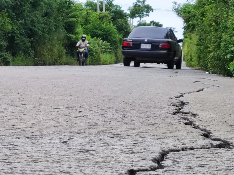 Denuncian daño estructural  en carretera Los Kilómetros de Tuxpan