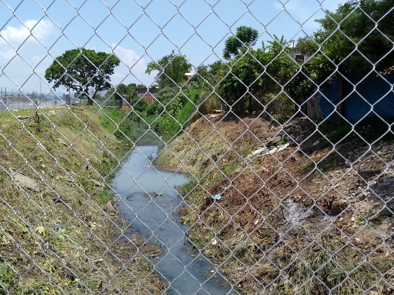 Denuncian delimitación irregular de zona federal en Zamora