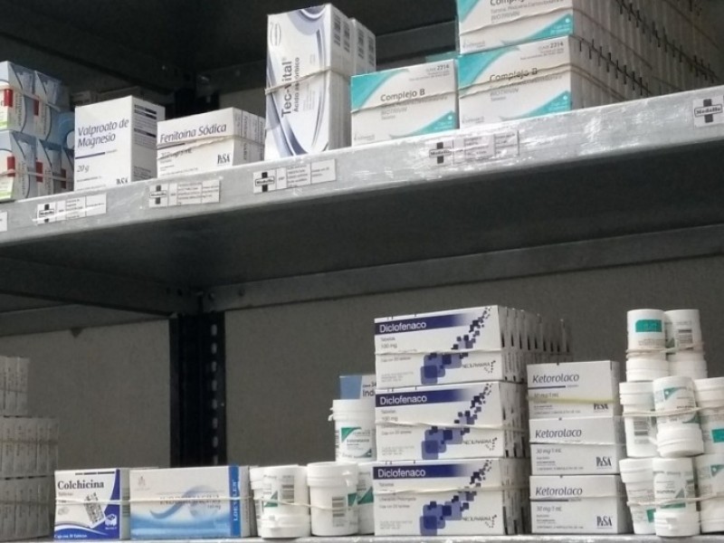 Denuncian desabasto de medicamentos en centros de salud y hospitales