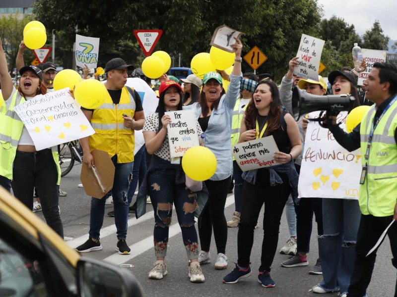 Denuncian despidos masivos de empleados de Viva Air en Colombia