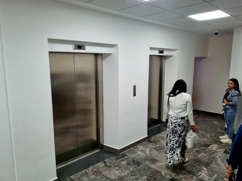 Empleados del Congreso temen por fallas constantes en elevador