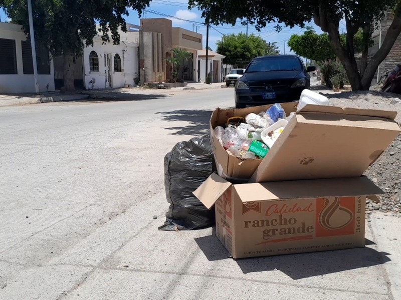 Denuncian en Guasave acumulación de basura en la vía pública