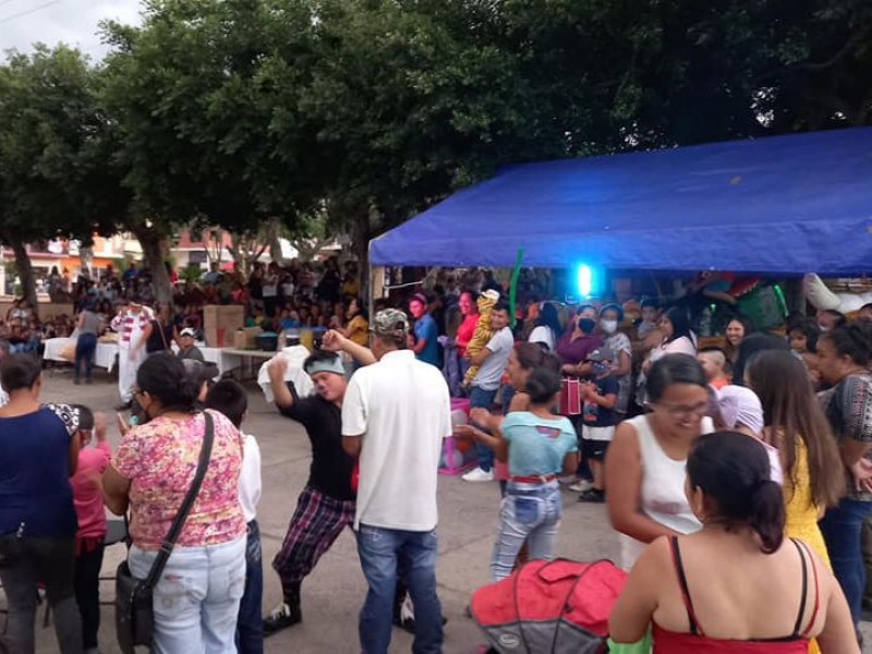 Denuncian eventos multitudinarios en Tuzamapan y Jalcomulco