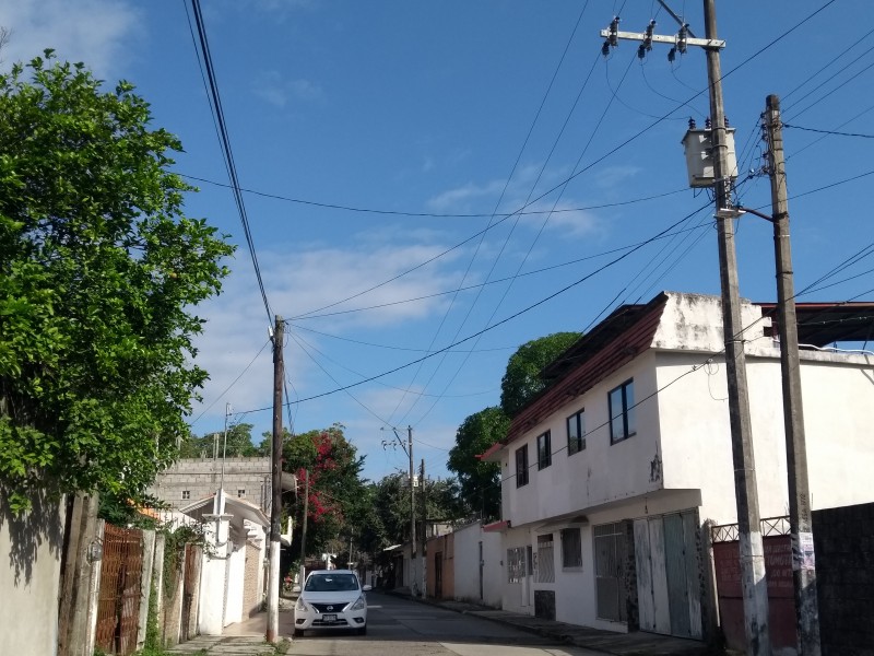 Denuncian falla de luminarias en calle Zozimo Pérez