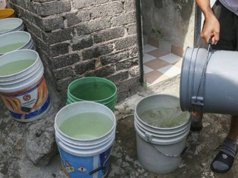 Denuncian falta de agua potable en Tuxtla
