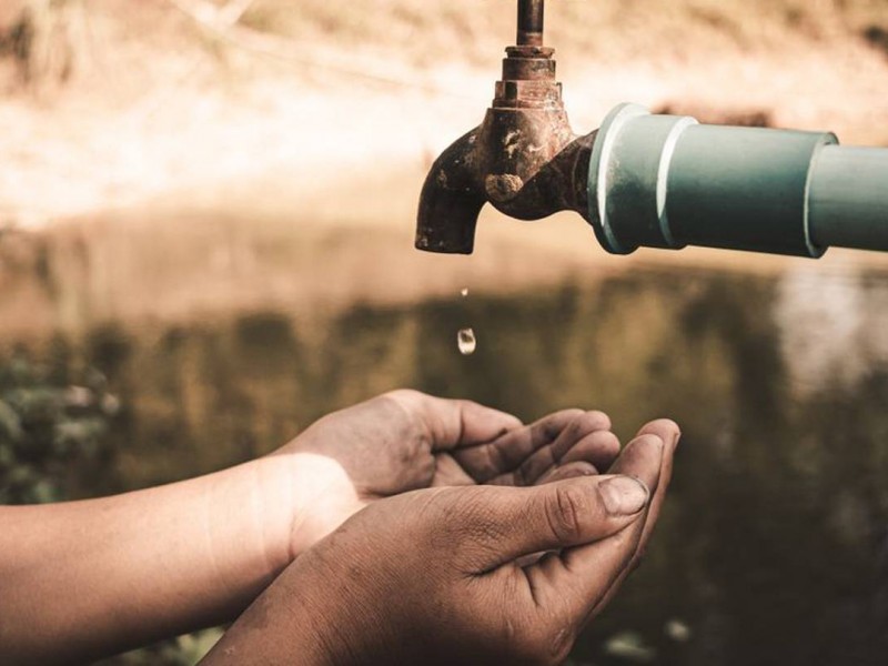 Denuncian falta de agua potable y cobros puntuales del servicio