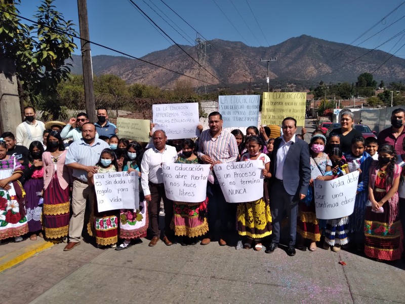 Denuncian falta de compromiso de Secretaria de Educación de Michoacán