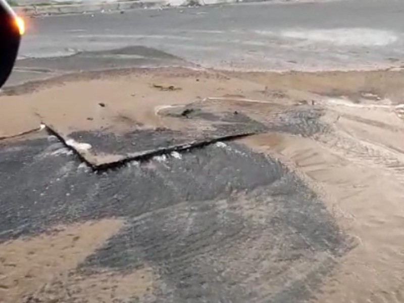 Denuncian fuga de agua en Playa Linda