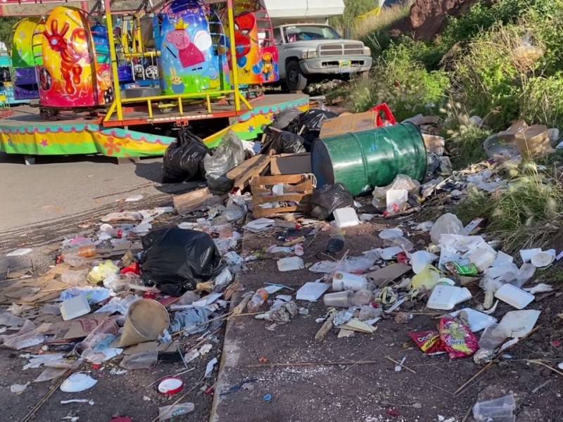 Denuncian grandes cantidades de basura por la mañana en laFeria