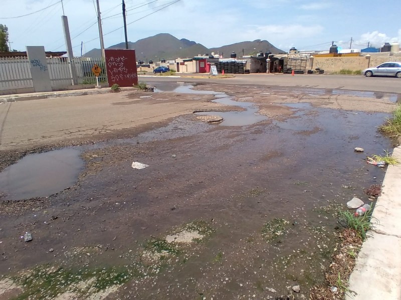 Denuncian grandes derrames de aguas negras en Guaymas Norte