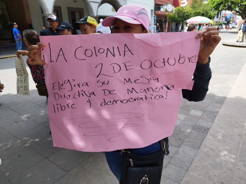 Denuncian imposición de mesa directiva en colonia de Zamora