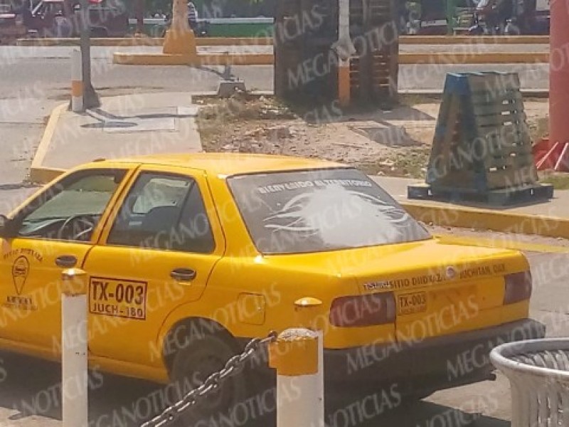 Denuncian ingreso de taxis piratas en Juchitán