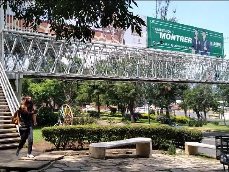 Denuncian inseguridad en puente peatonal frente al Zoológico de Morelia